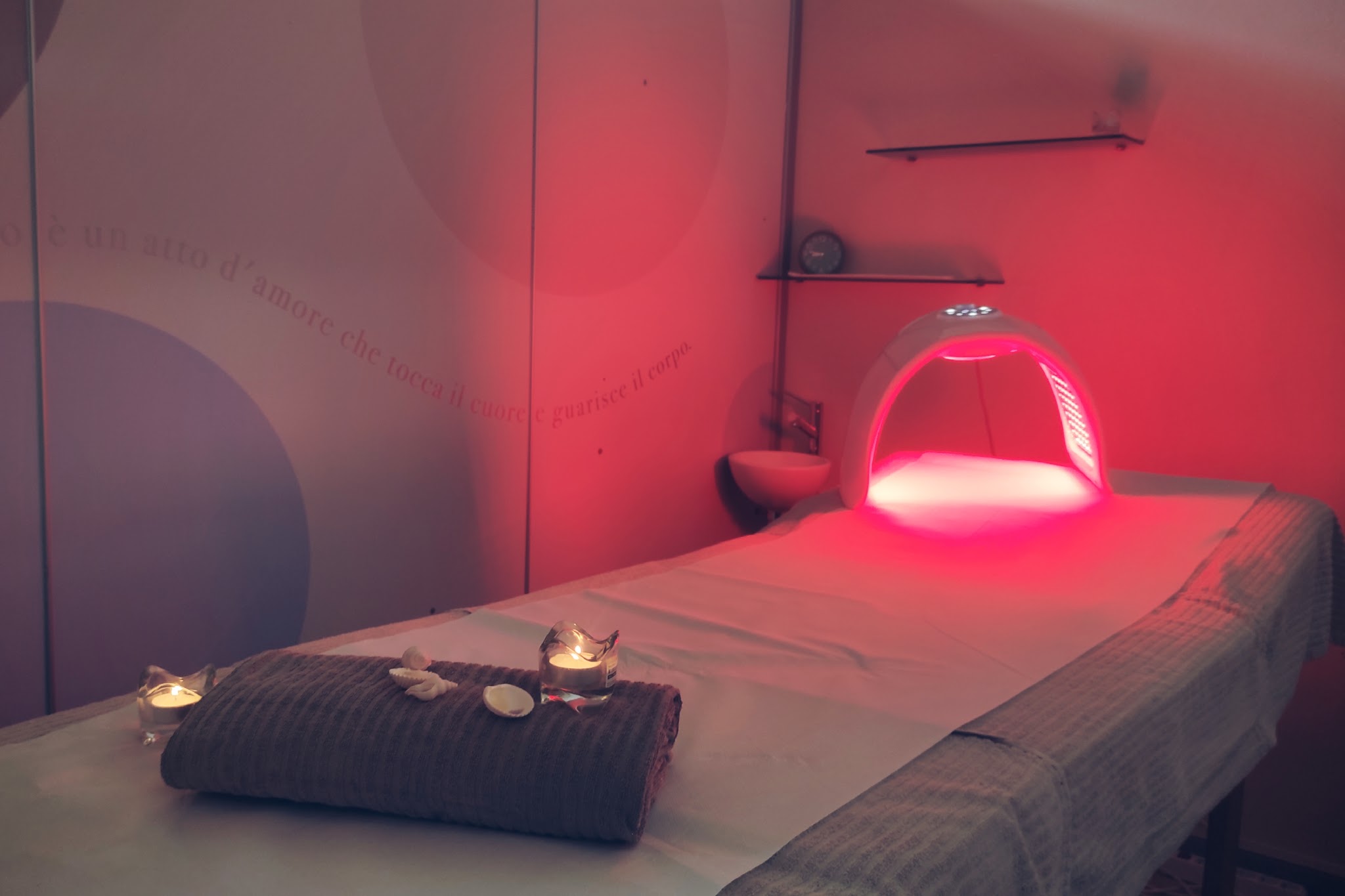 Cabina con trattamento a luce rossa